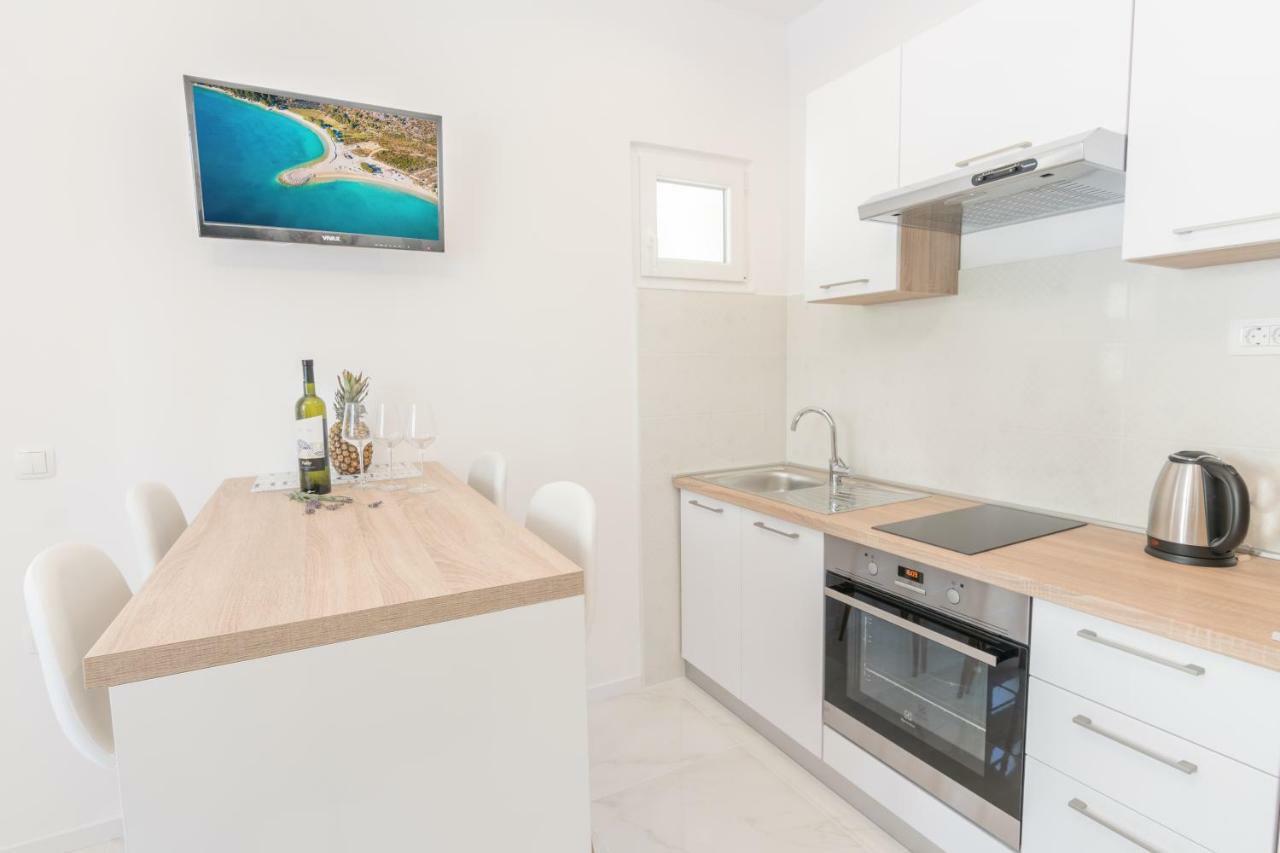 Apartment Holiday Makarska Exteriör bild