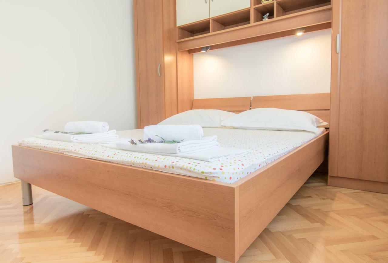 Apartment Holiday Makarska Exteriör bild